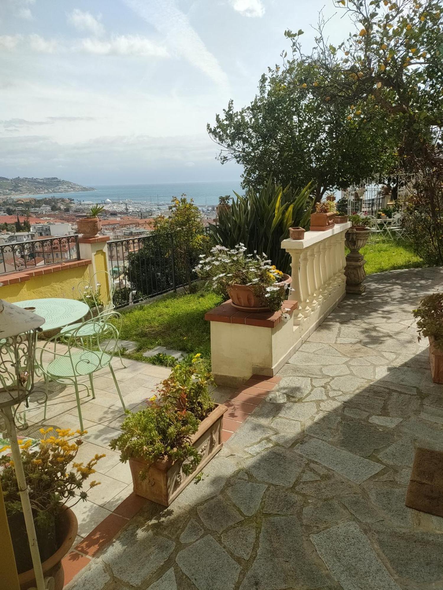Hotel La Casa Del Sole à San Remo Extérieur photo